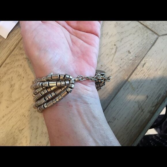 SILVER CYLINDER Streamer Bracelet! - Picture 5 of 16